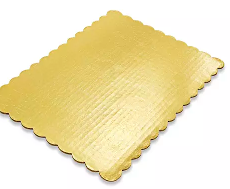 Tabla para pastel festoneada dorada de 1/4 de hoja